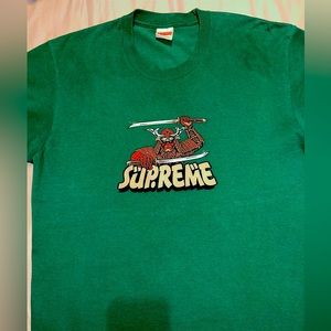 Supreme t shirt